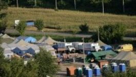 Felszámolják a menekülteket fogadó táborokat az orosz határon