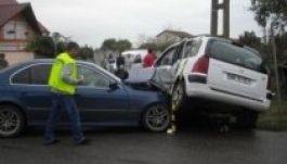 Autó rohant a lakodalmas menetbe Temes megyében