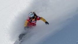 Kiolvadt a gleccserből egy snowboardos holtteste