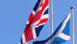 Skót népszavazás: ismét a britpártiaknak áll a zászló