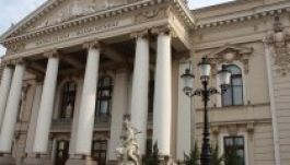 Szobalányokat keres a Szigligeti Színház