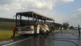 Kiégett egy utasszállító autóbusz Kolozsvár mellett (VIDEÓ)