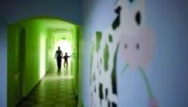 Tilos a 3 évesnél fiatalabb kiskorúak gyerekotthonban való elhelyezése