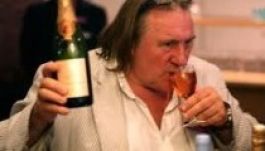 Napi 14 üveg bort iszik Depardieu?