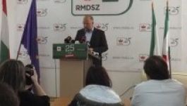 Nem örvend a román politika az autonómiatervezetnek