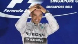 Szingapúri Nagydíj: Hamilton sikerével az élre ugrott