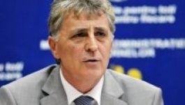 „A védelmi miniszter tud magyarul, ő a harmadik székely a kormányban”