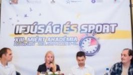 Novák Ede, Tófalvi Éva és Zsigmond Zoltán a XIII. MIÉRT Akadémián