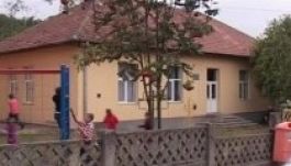 „Sírva járnak a román diákok magyar iskolába”