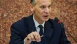 Pont kerül a zászlóviták végére?