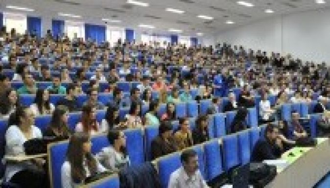 A tanügyminiszter szerint túl kevés a félmillió egyetemista