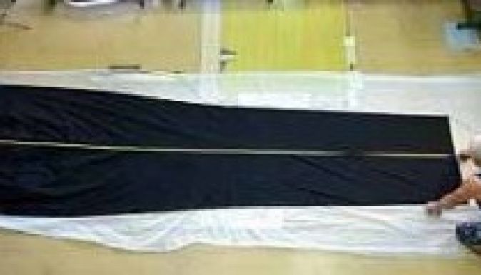 Rekord méretű öltönyt varrt a legrégibb szlovák textilvállalat