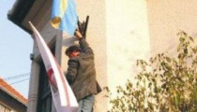 Nem bírságolják meg az EMNT-t a székely „reklám”zászlóért