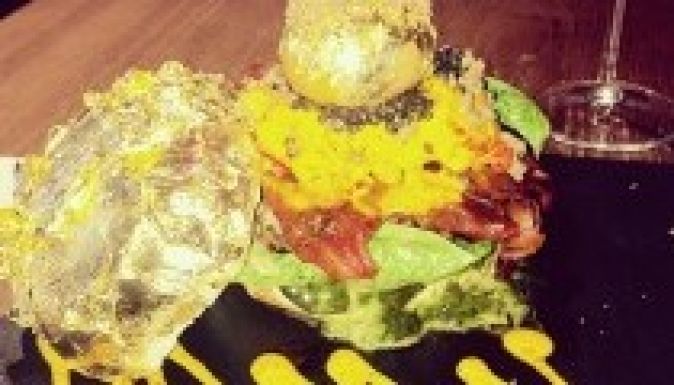 Így néz ki a világ legdrágább hamburgere