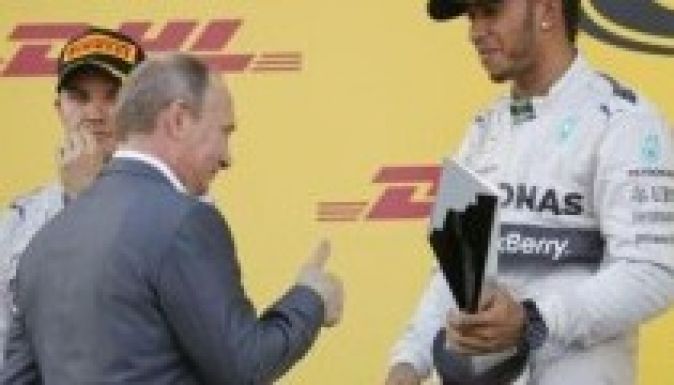 Hamilton nyert Szocsiban, világbajnok a Mercedes