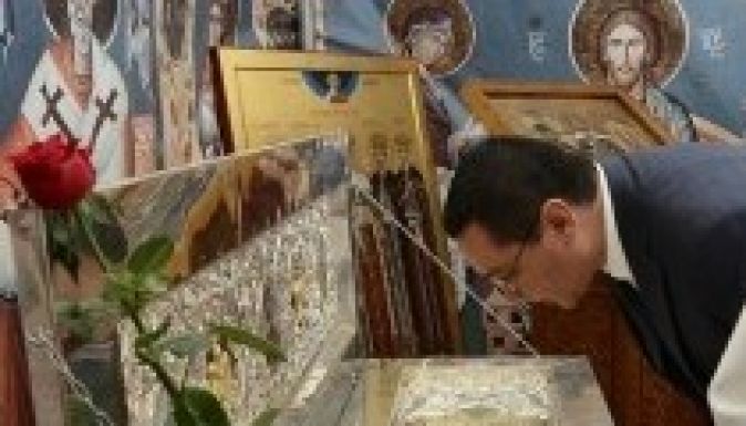 Victor Ponta imádkozni fog Traian Băsescuért