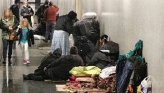 Most a londoni metróaluljárókat lepték el romániai koldusok