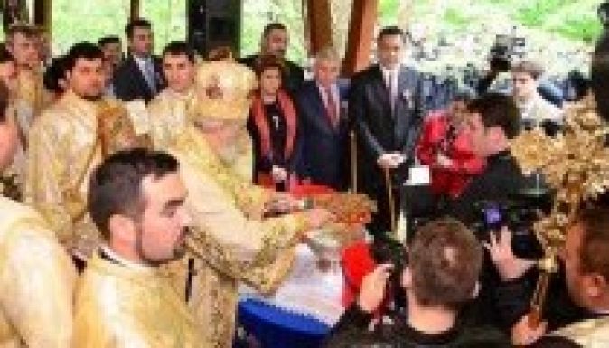 További milliókat oszt szét a kormány az egyházaknak