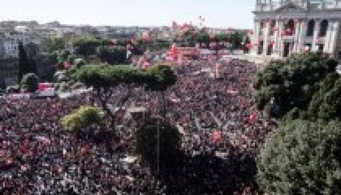 Százezrek tüntettek a munkareform ellen Rómában (GALÉRIA)