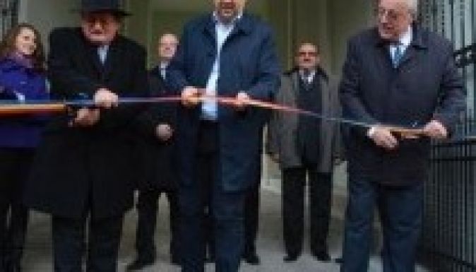 Felavatták a felújított művelődési központot Nagykárolyban