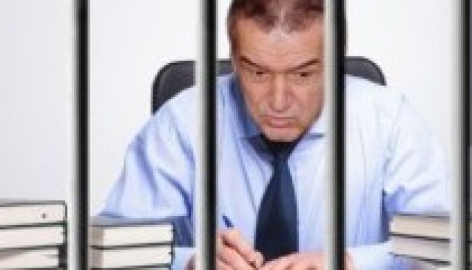 Könyvet írt a börtönben Gigi Becali