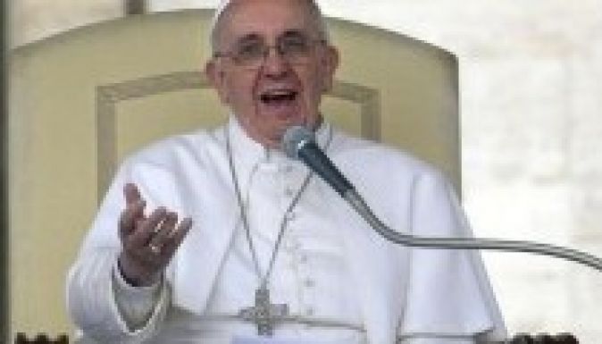 Ferenc pápa is felszólalt az ebola elleni küzdelemért (VIDEÓ)