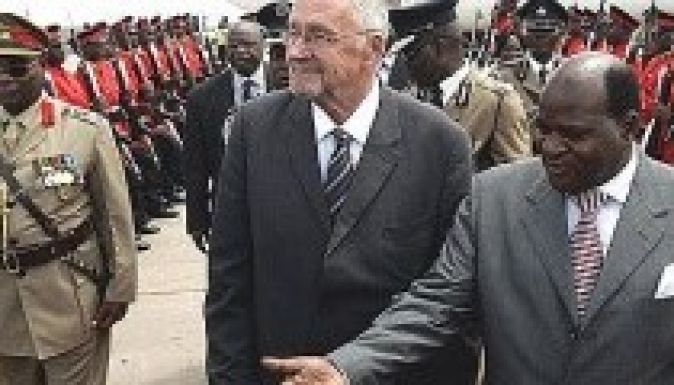 Az apartheid óta máig nem irányított fehér vezető afrikai országot