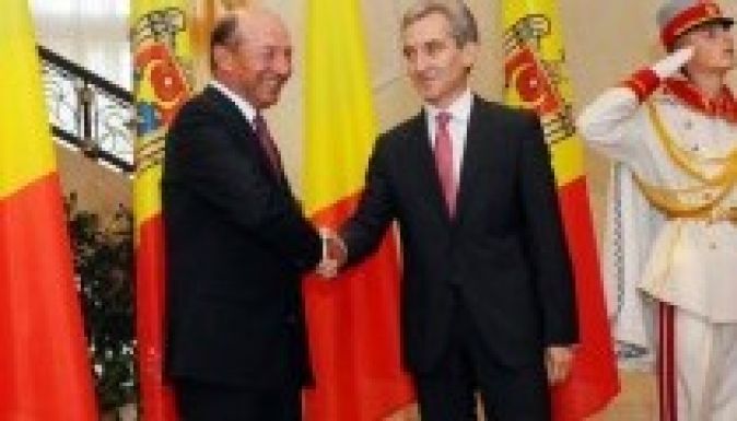 Băsescu szerint még nem érkezett el a „két román állam” egyesülésének ideje