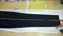 Rekord méretű öltönyt varrt a legrégibb szlovák textilvállalat