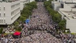 Kína a hongkongi tüntetések beszüntetését követeli