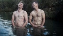 Aktfotózást vállaltak afrikai vadőrök az orrszarvúkért (GALÉRIA)