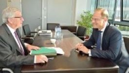 Juncker egyelőre még kitart Navracsics Tibor mellett