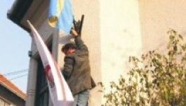 Nem bírságolják meg az EMNT-t a székely „reklám”zászlóért