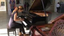 Bárki zongorázhatott a kolozsvári állomáson