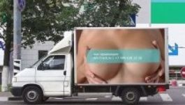 Egy nap alatt 517 balesetet okozott Moszkvában ez a hirdetés (FOTÓ)