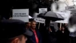 Kifütyölték az Aradon kampányoló miniszterelnököt (VIDEÓ)