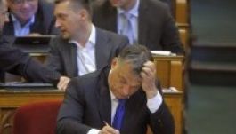 Orbánnak komoly fejfájást okozott a kitiltási botrány