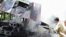 Utasokkal teli buszra nyitottak tüzet Pakisztánban