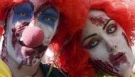 Ennek fele sem tréfa: bohócok tartják rettegésben a járókelőket