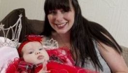 Szépségversenyen indította hathetes kislányát egy anya