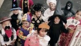 Halloweenkor gyerekek tízmilliói indulnak édességet gyűjteni