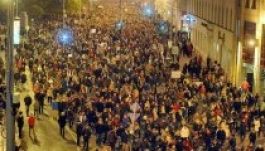 Ismét utcára vonultak az internetadó ellen (ÉLŐ VIDEÓ)