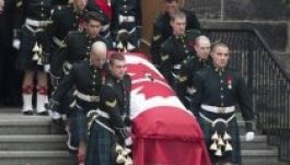 Több ezren búcsúztatták az Ottawában meggyilkolt katonát