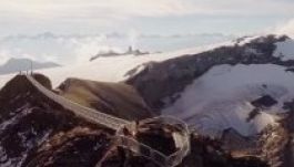Két háromezres hegycsúcs közé építettek függőhidat Svájcban (VIDEÓ)