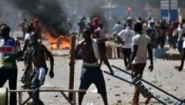 Tüntetők ostromolták meg Burkina Fasóban a parlamentet (FOTÓK)