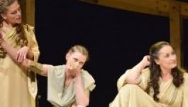 Szatmárnémetiben vendégszerepel a debreceni színház