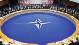 Fokozza a készültséget a NATO a légtérsértő orosz gépek miatt