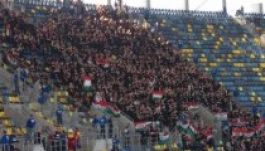 Az UEFA a magyarokat is szektorbezárással büntette