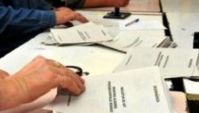 Vasárnap új államelnököt választ Románia