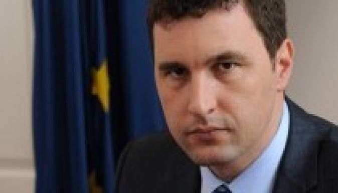 A DNA hivatali visszaéléssel gyanúsítja Tánczos Barnát